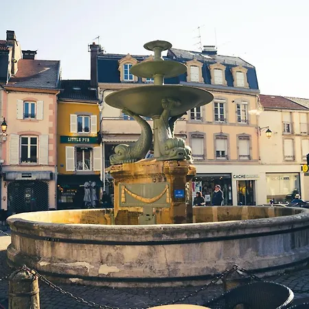 Celine Le Miridan فندق 2*