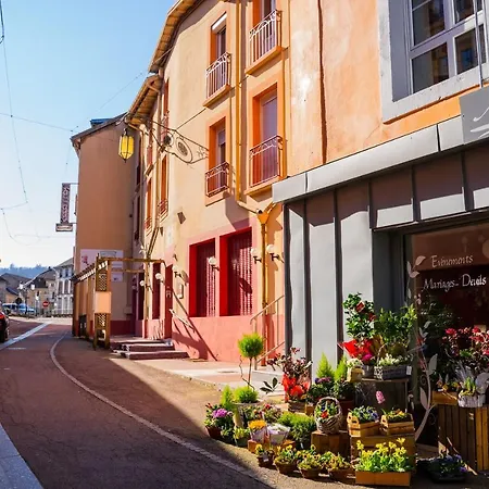 Celine Le Miridan فندق 2*