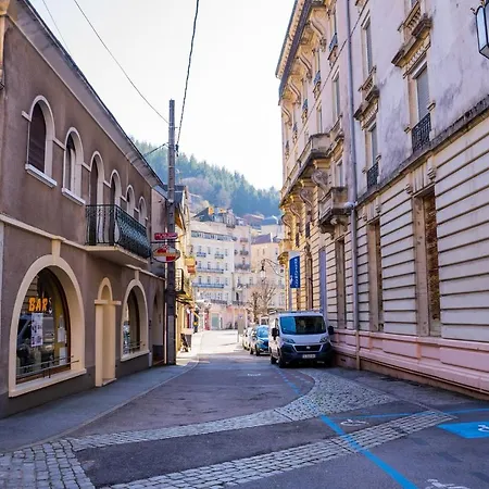 Celine Le Miridan فندق 2*