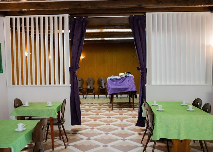 Celine Le Miridan 호텔 플롬비에레레뱅