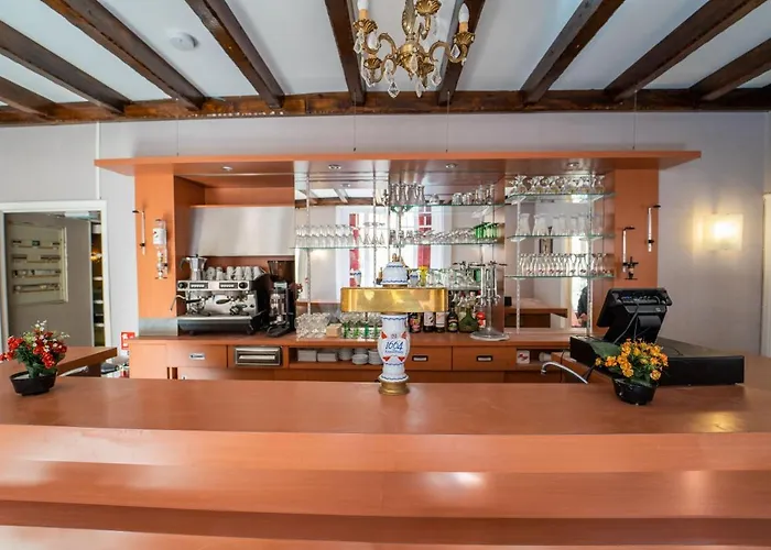 Celine Le Miridan 酒店 2*