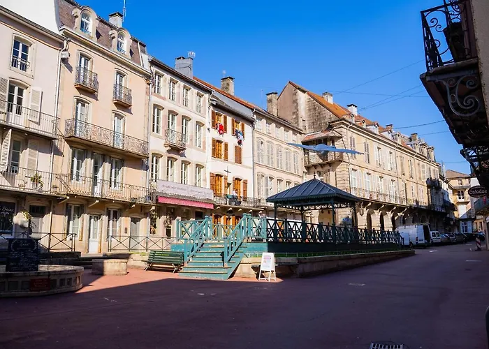 酒店 Celine Le Miridan 普隆别尔莱班