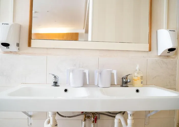 Celine Le Miridan 酒店 2*