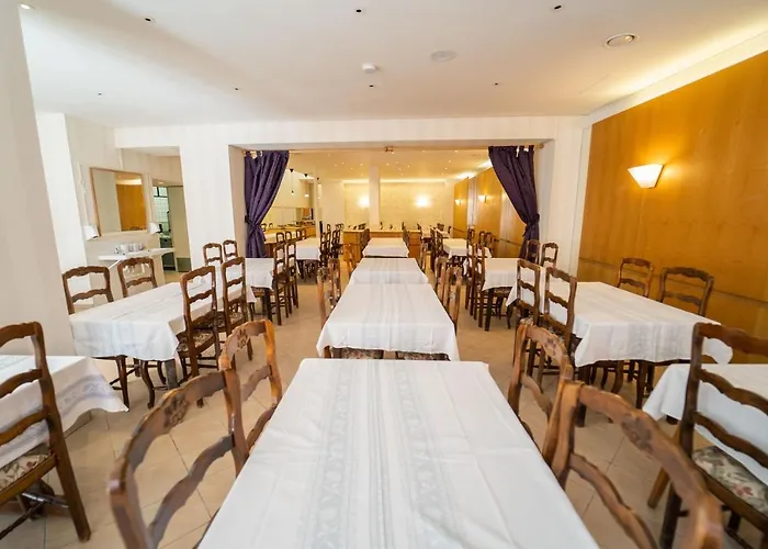 酒店 Celine Le Miridan 普隆别尔莱班