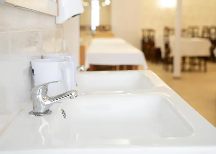 Celine Le Miridan 酒店 2*