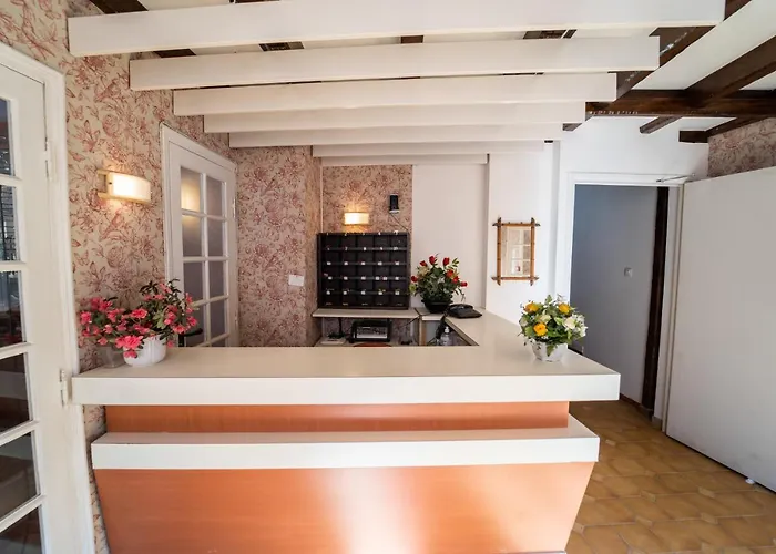 Celine Le Miridan 2* 普隆别尔莱班